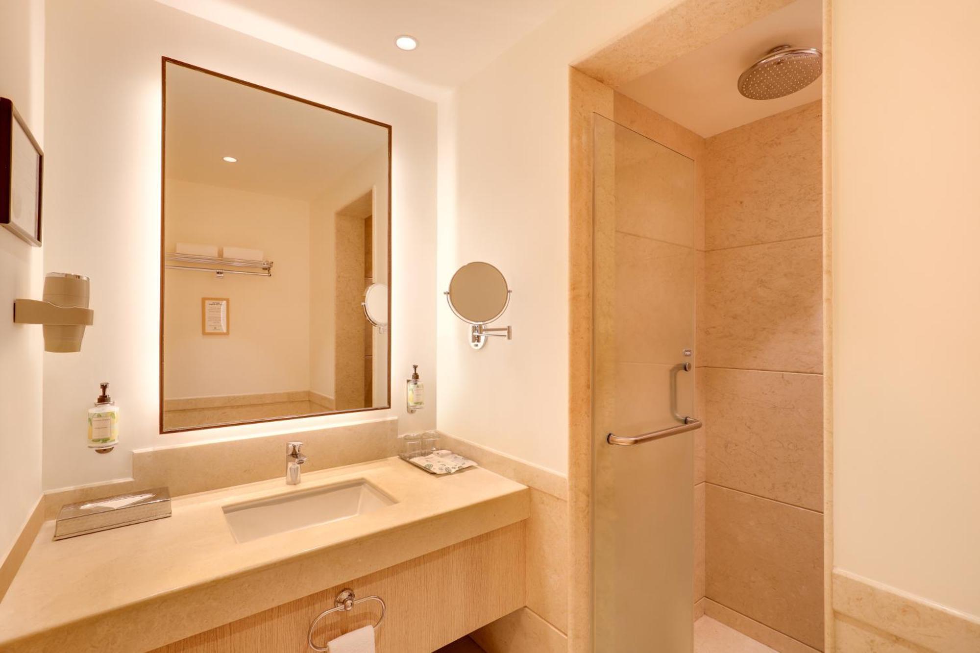 Lemon Tree Premier, Ulsoor Lake, Bengaluru Екстериор снимка