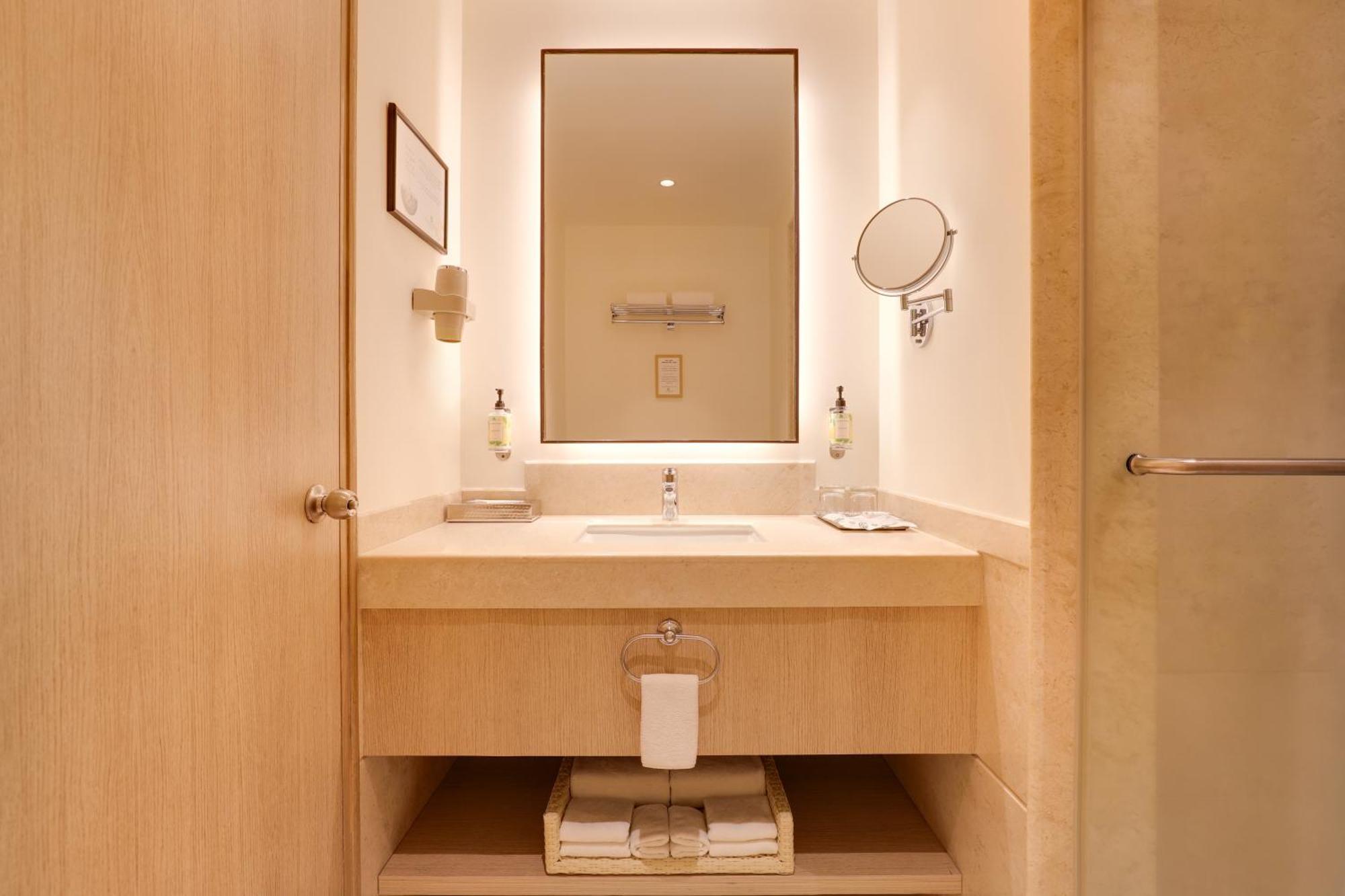 Lemon Tree Premier, Ulsoor Lake, Bengaluru Екстериор снимка
